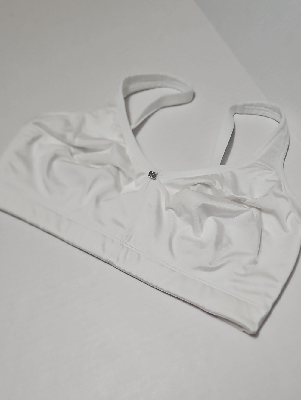 Breezies White Wireless Comfort Bralette with Center Charm Size 36DDD